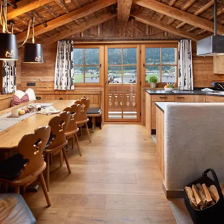 Promi Alm - Luxus * Флахау