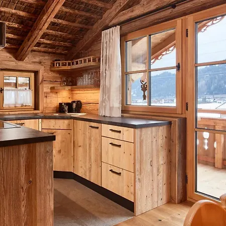 Promi Alm - Luxus * Флахау