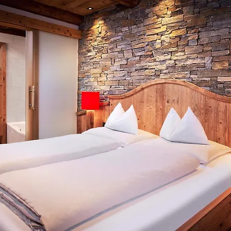 Promi Alm - Luxus Флахау