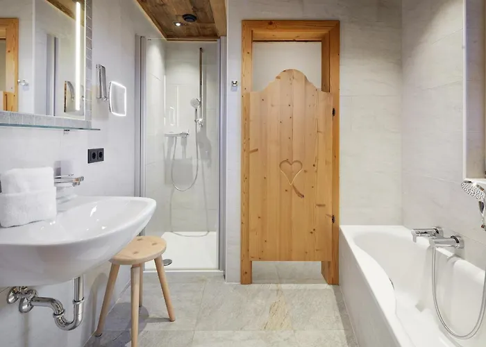 Promi Alm - Luxus Флахау